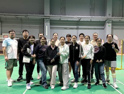 “羽”你同行，“挥”出精彩！羽毛球大赛圆满收拍！