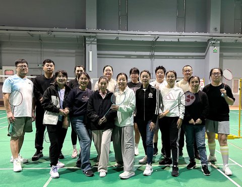 “羽”你同行，“挥”出精彩！羽毛球大赛圆满收拍！