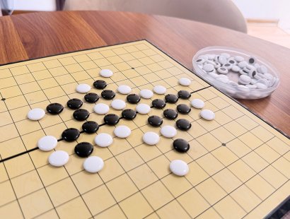 方寸之间见天地，落子无悔竞风华